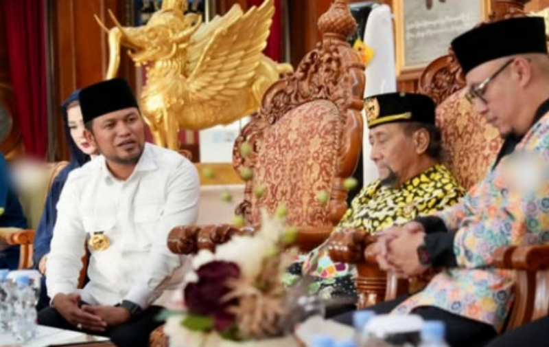 Gubernur Kaltim, Rudy Mas’ud, bersilaturahmi ke Sultan Kutai Kartanegara Ing Martadipura Aji Muhammad Arifin