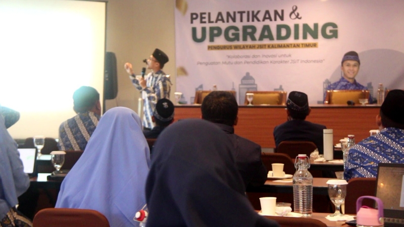 Jaringan Sekolah Islam Terpadu (JSIT) Indonesia Wilayah Kalimantan Timur (Kaltim) menggelar kegiatan upgrading sekaligus pelantikan pengurus wilayah.