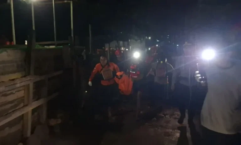 Korban tenggelam di Sungai Mahakam, Samarinda, ditemukan Tim SAR gabungan. (Ist/Basarnas)