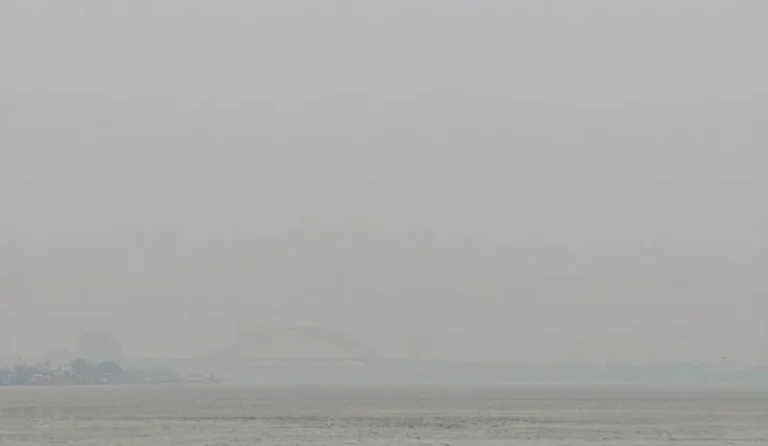 Kabut asap di Kota Samarinda, Kalimantan Timur (ITS)